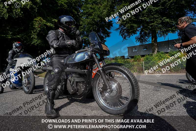 Vintage motorcycle club;eventdigitalimages;mallory park;mallory park trackday photographs;no limits trackdays;peter wileman photography;trackday digital images;trackday photos;vmcc festival 1000 bikes photographs